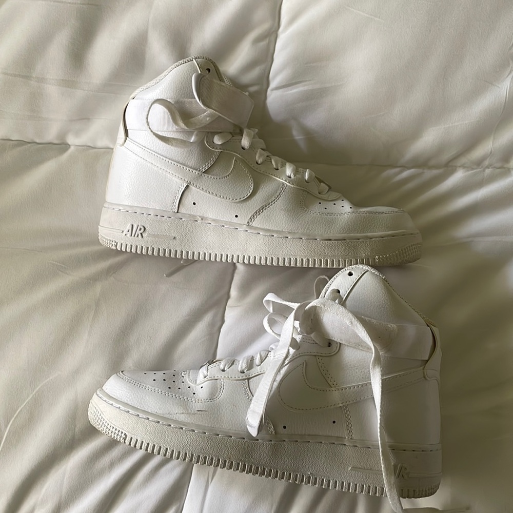 MENS WHITE HIGH TOP AIR FORCES SIZE 10